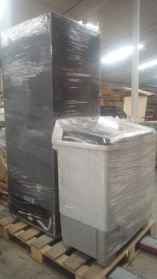 Lote conformado por: 1 REFRIGERADOR - 1 LAVADORA