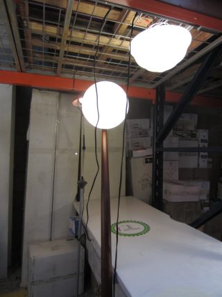 Lote conformado por: 24  PZAS APROX DE LUMINARIA DIVERSA