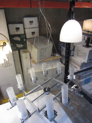 Lote conformado por:  23 PZAS APROX DE LUMINARIA DIVERSA