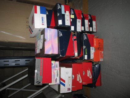 Lote conformado por:  17 Pares Aprox de Tenis Diversos