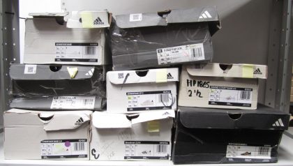 8 PARES APROX DE TENIS DIVERSOS