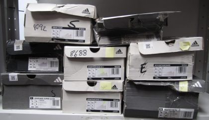 8 PARES APROX DE TENIS DIVERSOS