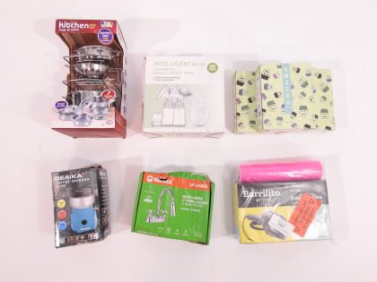 38 PZAS APROX DE BIENES DIVERSOS COMO: LICUADORA PORTÁTIL, STICKERS, REGADERA, CEPILLOS DE MICROFIBRA, LETREROS CON SEÑALAMIENTO, EXTRACTOR DE LECHE Y ETC.