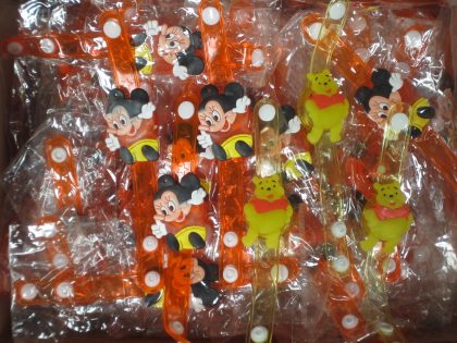 1200 PZAS APROX PULSERA INFANTIL