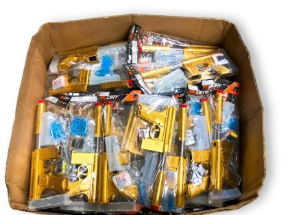 200 PZAS APROX JUGUETE DE ACCION - LANZADOR CON UN VALOR COMERCIAL DE $20,000