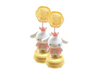 50 PZAS. APROX. VENTILADORES DE ESCRITORIO - 50 PZAS. APROX. LAPICERAS.