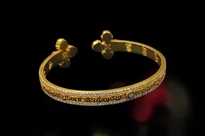 BRAZALETE DE ESTILO ABIERTO, JOYERIA FINA DE BISUTERÍA DE ALTA RESISTENCIA Y DURABILIDAD.