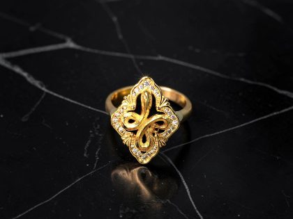 ANILLO ESTILO BARROCO, JOYERIA FINA DE BISUTERÍA DE ALTA RESISTENCIA Y DURABILIDAD.