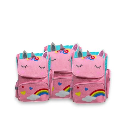 APROX. 23 PZAS. MOCHILA INFANTIL DE UNICORNIO.