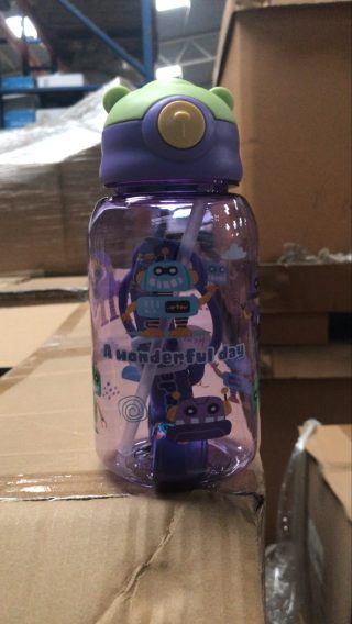 63 PZAS. APRO.X VASO INFANTIL - 280 PZAS. APROX. GANCHOS ADHESIVOS.