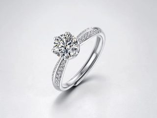 ANILLO CON PIEDRA EN FORMA DE FLOR PLATA 925 MOISSANITA. 2.92 gr.