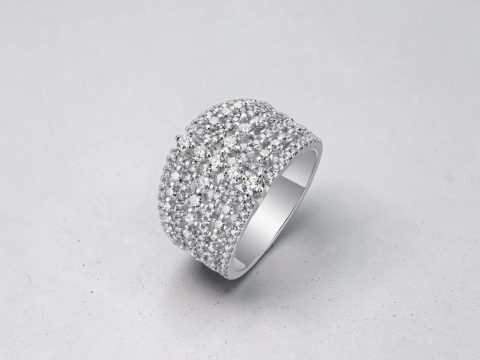 ANILLO DE BANDA ANCHA. PLATA 925 MOISSANITA. 6.13 gr.