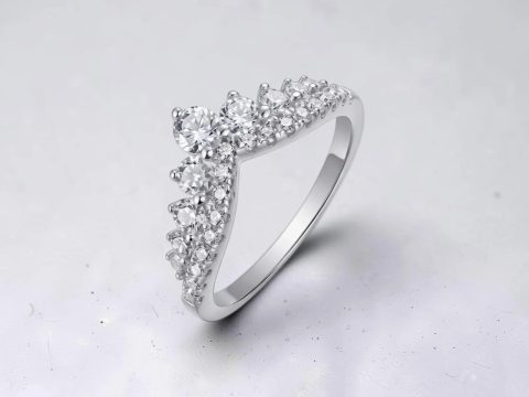 ANILLO EN FORMA DE TIARA PLATA 925 MOISSANITA. 2.48 gr.