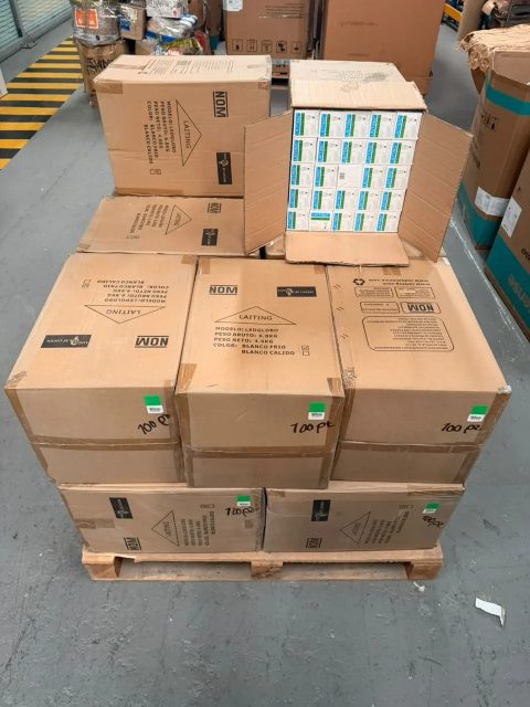 APROX. 1600 PZAS. FOCO LED TIPO GLOBO MARCA LAITING..