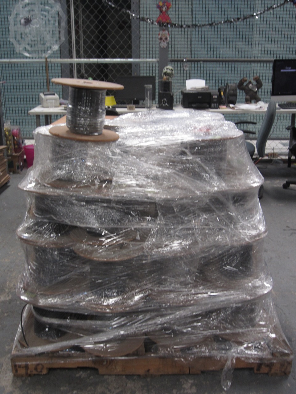 42 PZAS APROX MATERIALES ELÉCTRICOS