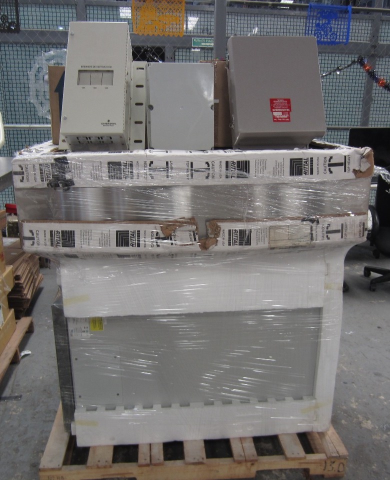 7 PZAS APROX MATERIALES ELÉCTRICOS