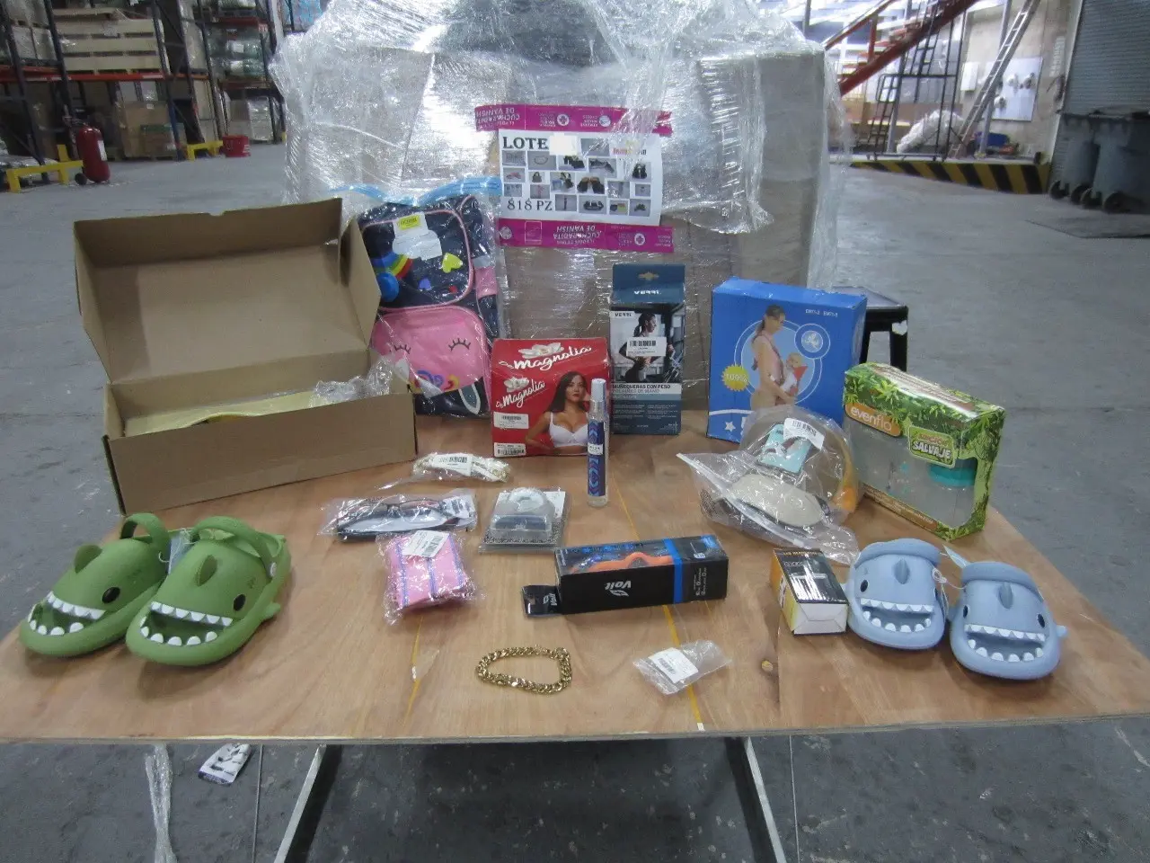 818 PZAS PRODUCTO DIVERSO