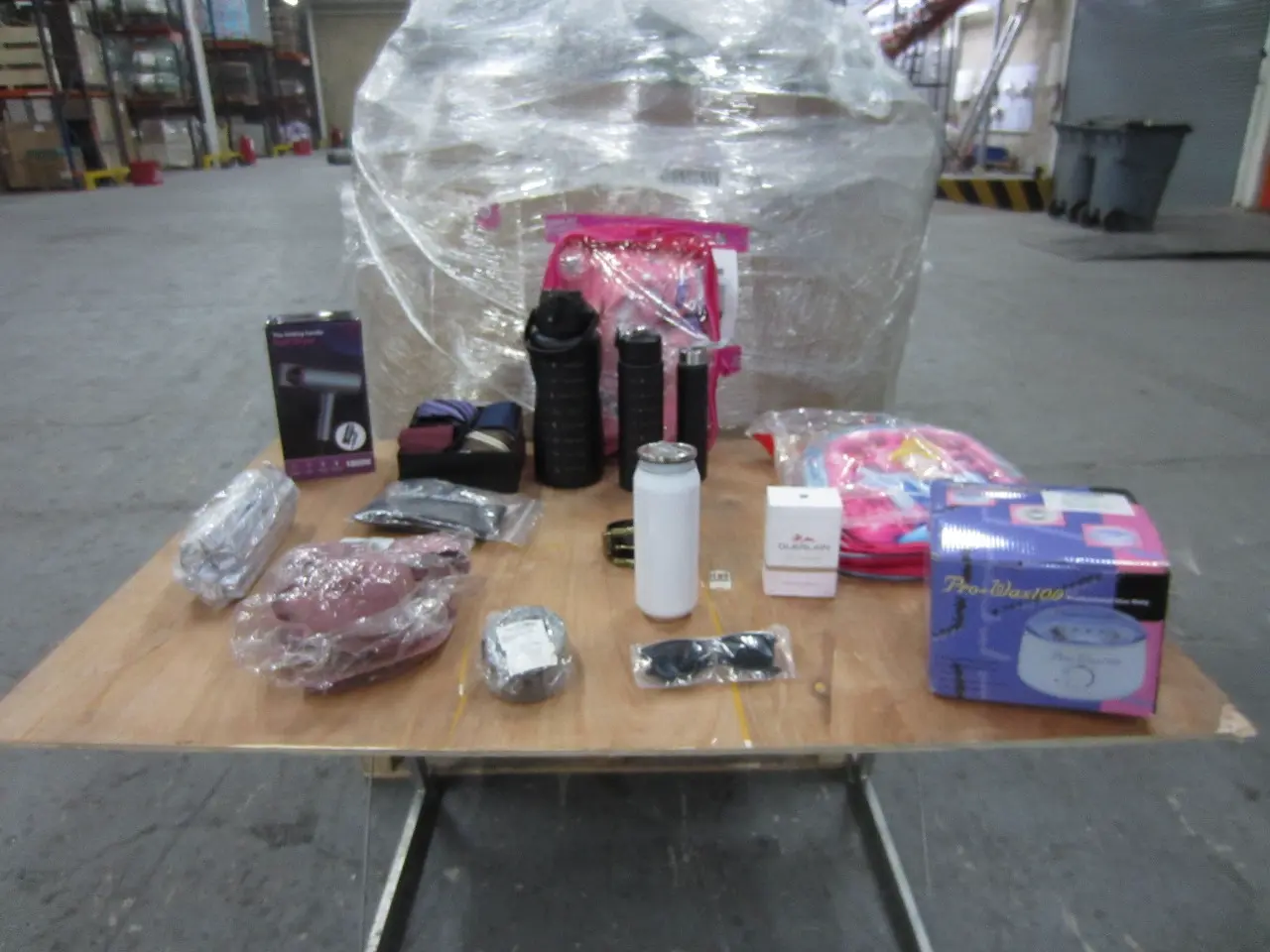 1,362 PZAS APROX PRODUCTO DIVERSO