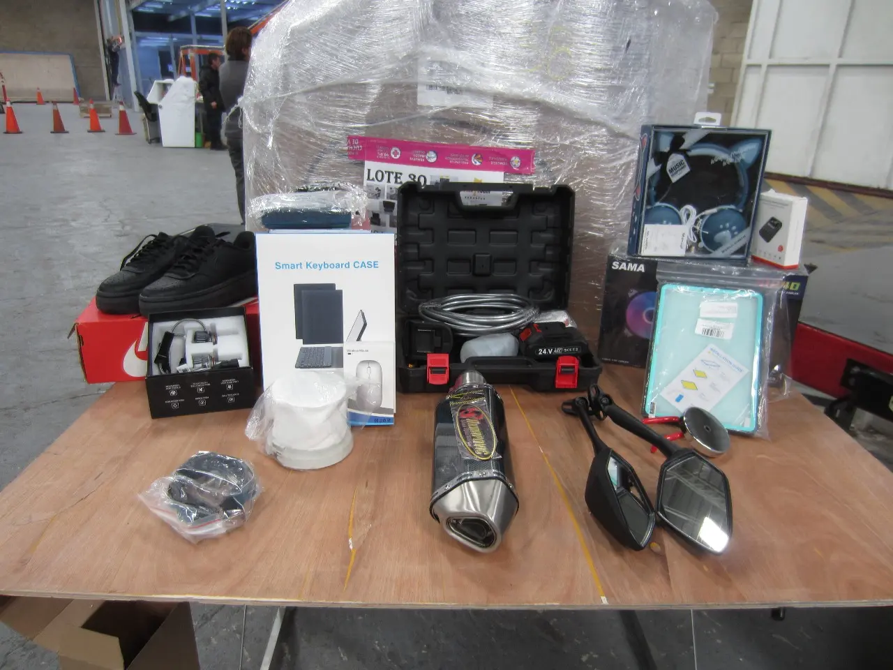 894 PZAS PRODUCTO DIVERSO