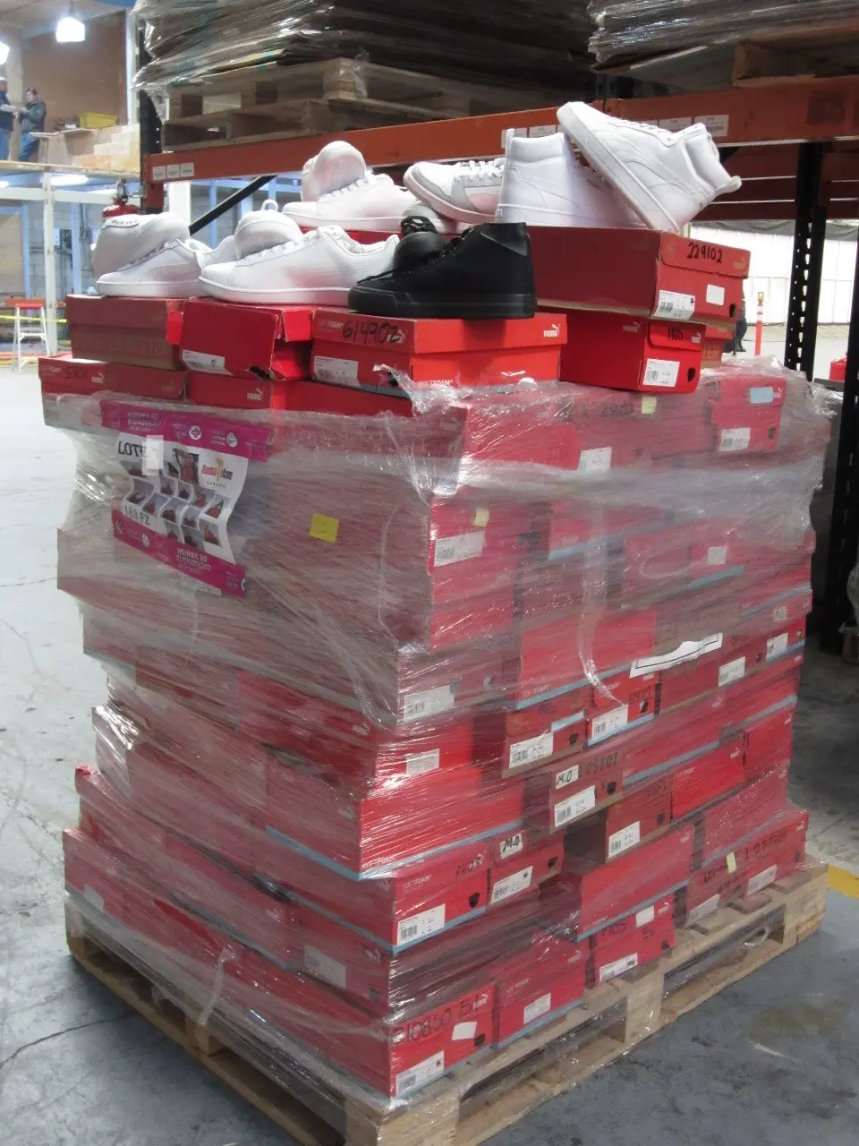 183 PARES DE TENIS DIVERSOS