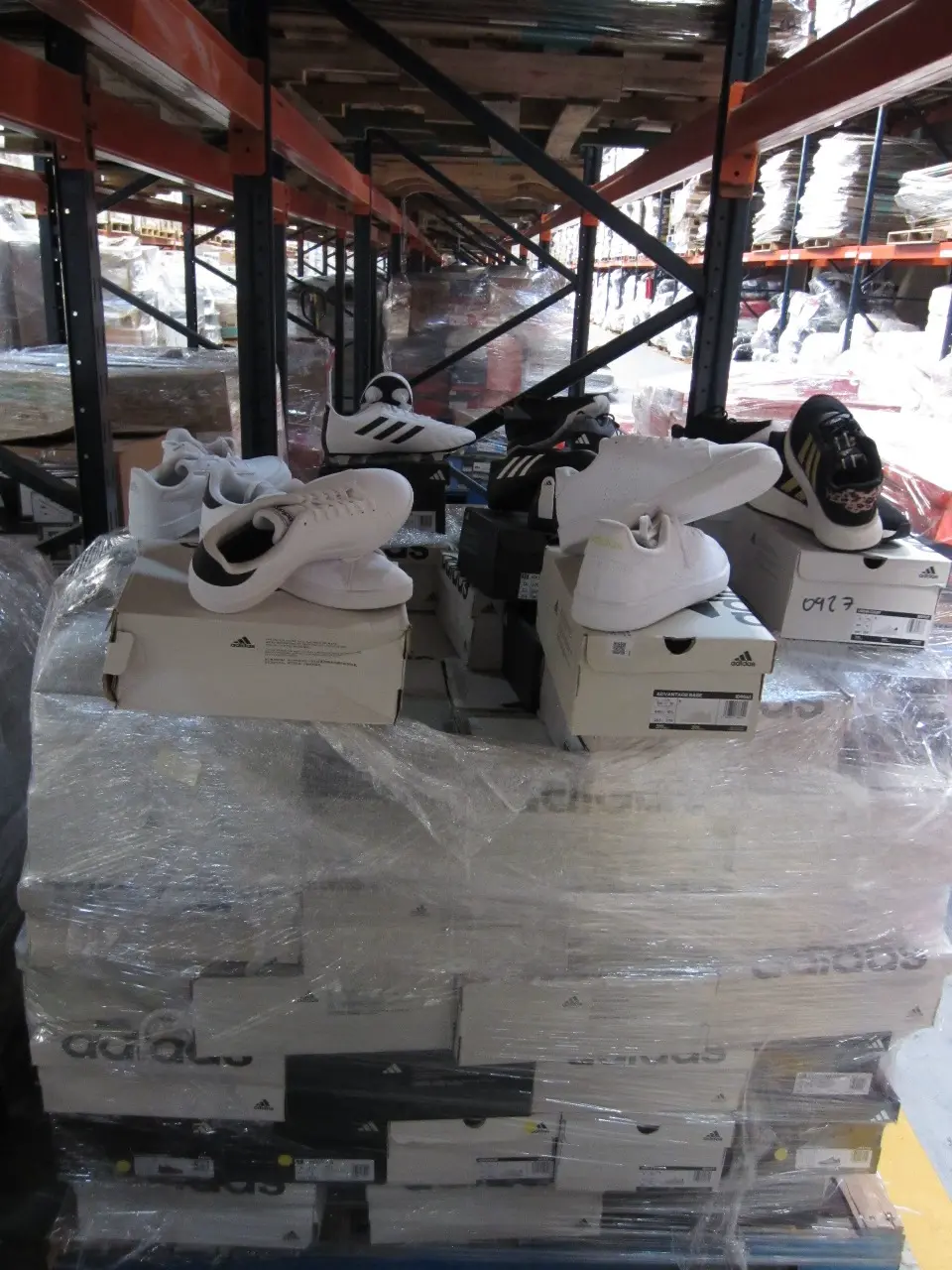 125 PARES DE TENIS DIVERSOS