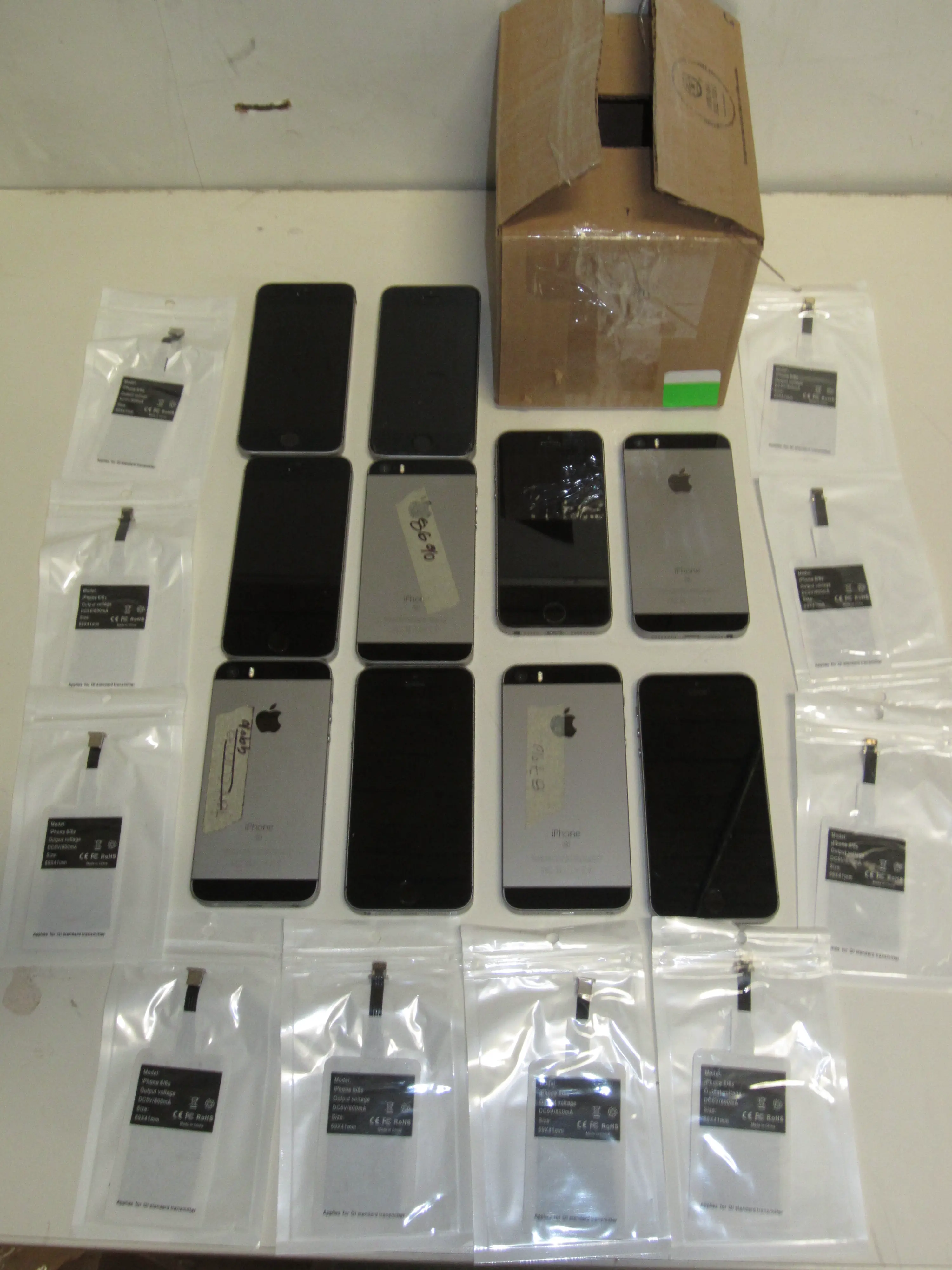 10 CELULARES iPHONE 6SE Y 10 CARGADORES INALÁMBRICOS TIPO PAD