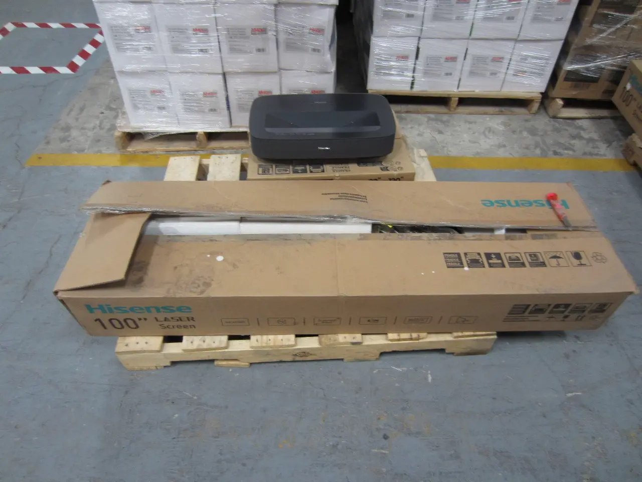 1 PROYECTOR LÁSER DE 80 A 120 PULGADAS