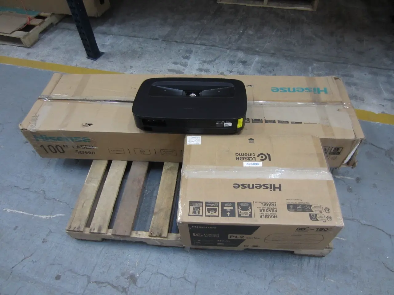 1 PROYECTOR LÁSER DE 80 A 150 PULGADAS