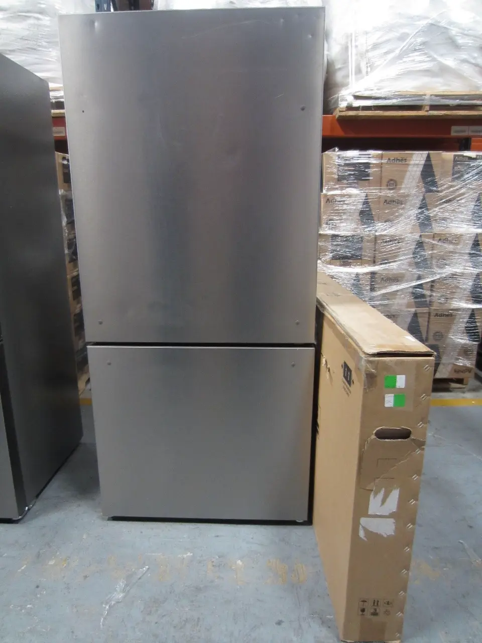 1 REFRIGERADOR Y 1 PANTALLA 65 PULGADAS