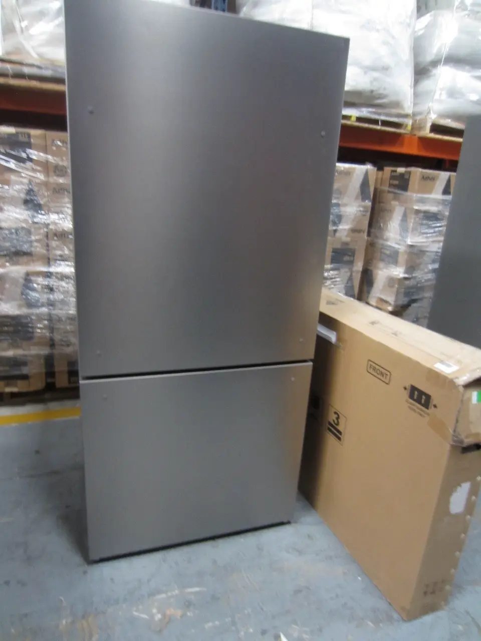 1 REFRIGERADOR Y 1 PANTALLA 55 PULGADAS