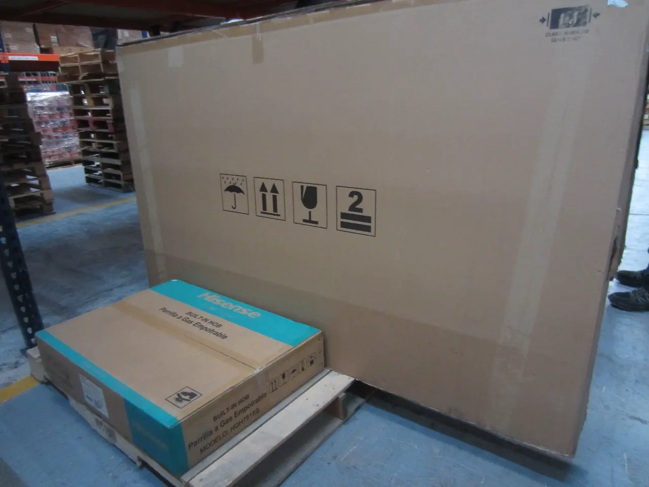 1 PANTALLA 75 PULGADAS Y 1 PARRILLA