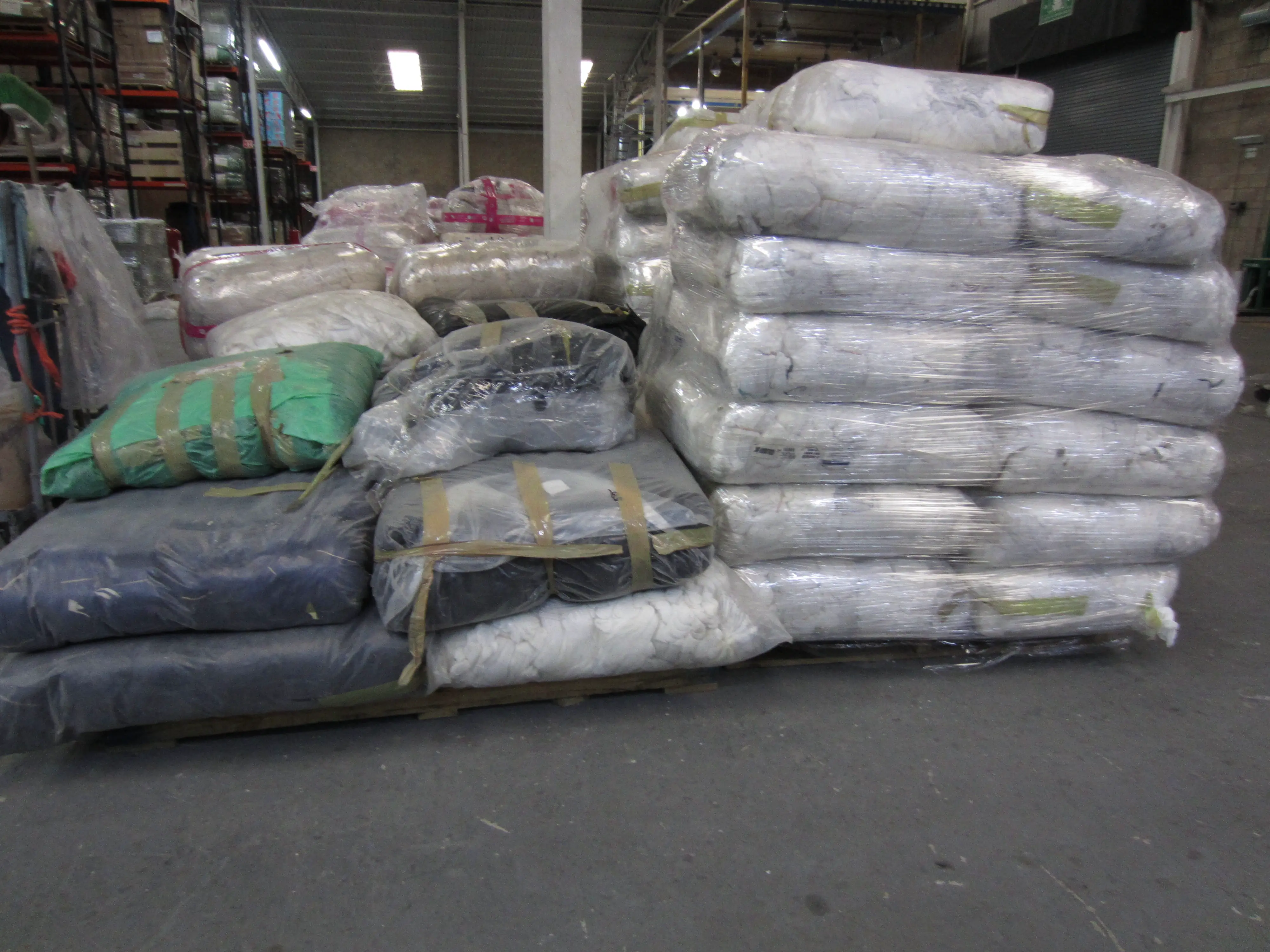 17,500 PARES GUANTES DE TELA PARA USO INDUSTRIAL, EN DIFERENTES MODELOS