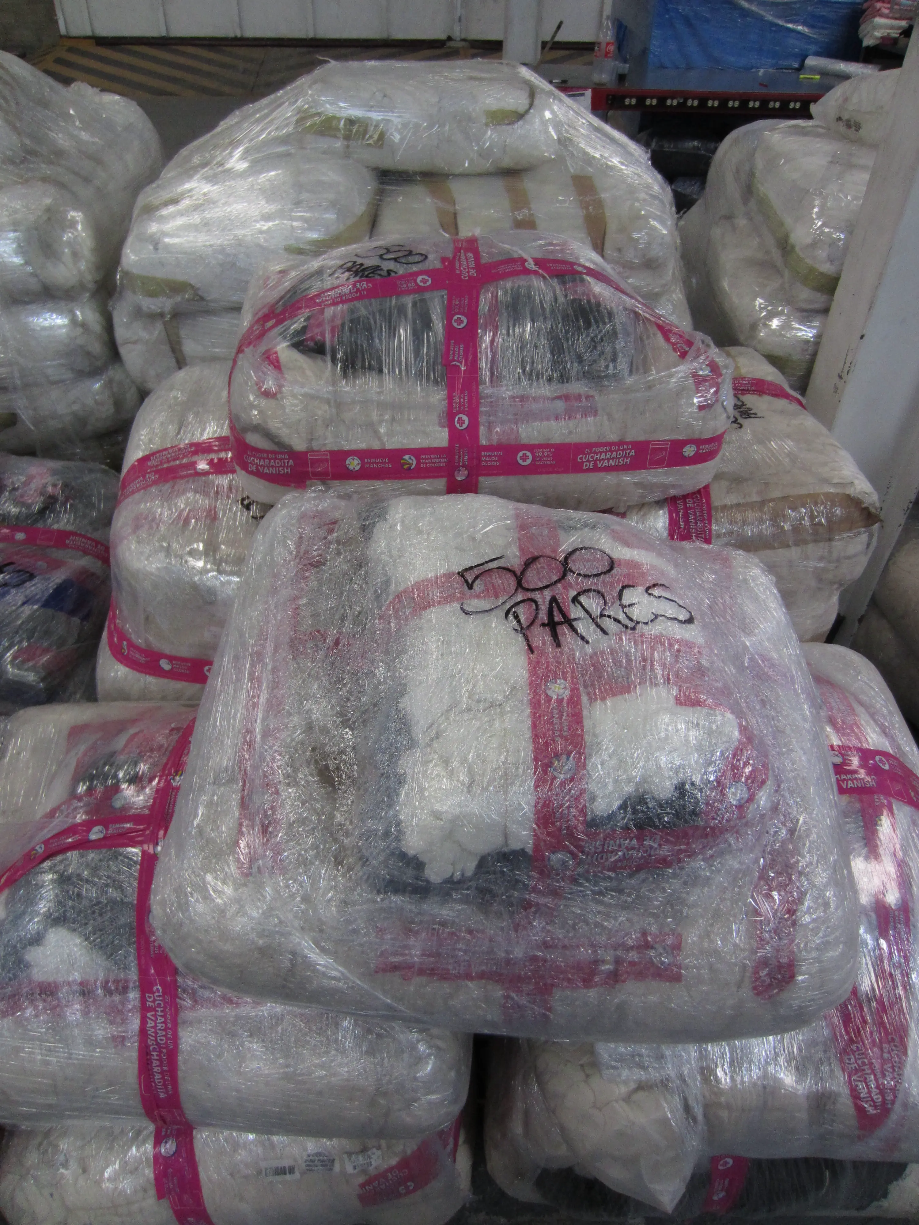 17,500 PARES GUANTES DE TELA PARA USO INDUSTRIAL, EN DIFERENTES MODELOS