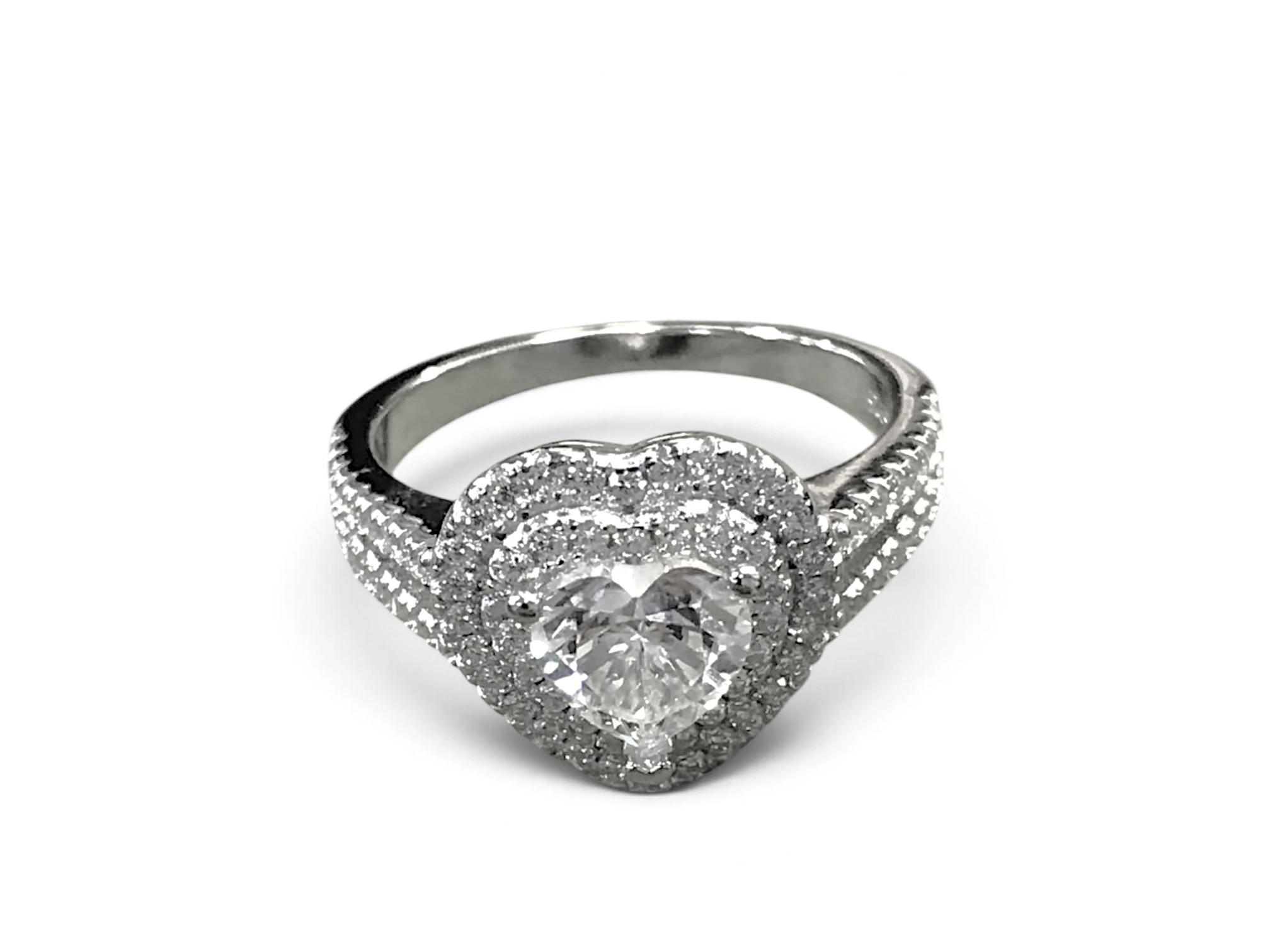 ANILLO EN FORMA DE CORAZÓN PLATA 925 MOISSANITA. 4.08 gr.
