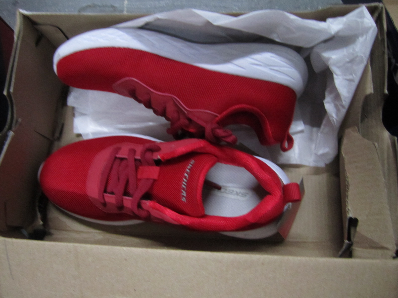 15 PARES APROX DE TENIS DIVERSOS Image 3