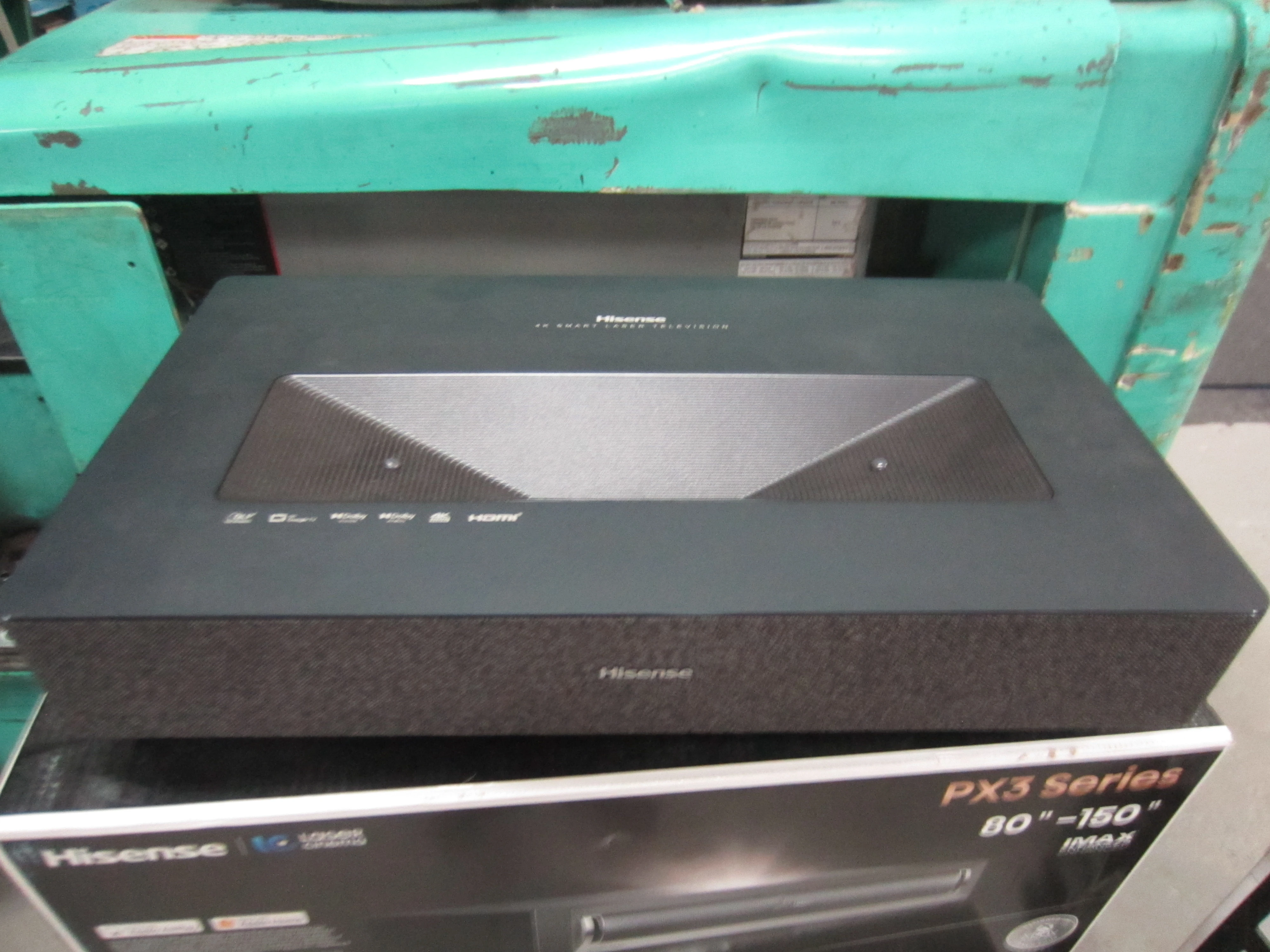 PROYECTOR CON PANTALLA BLANCA 100L5H Image 1