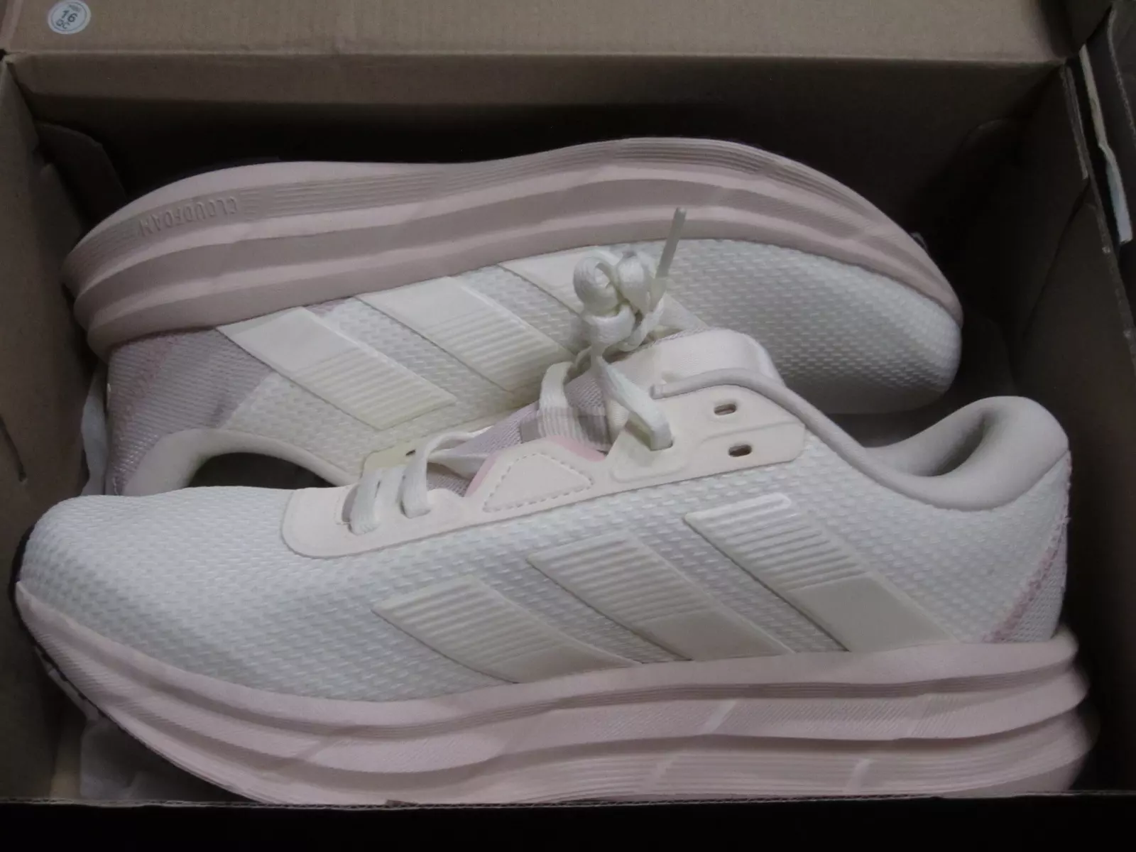 13 PARES TENIS DE MARCA Image 2