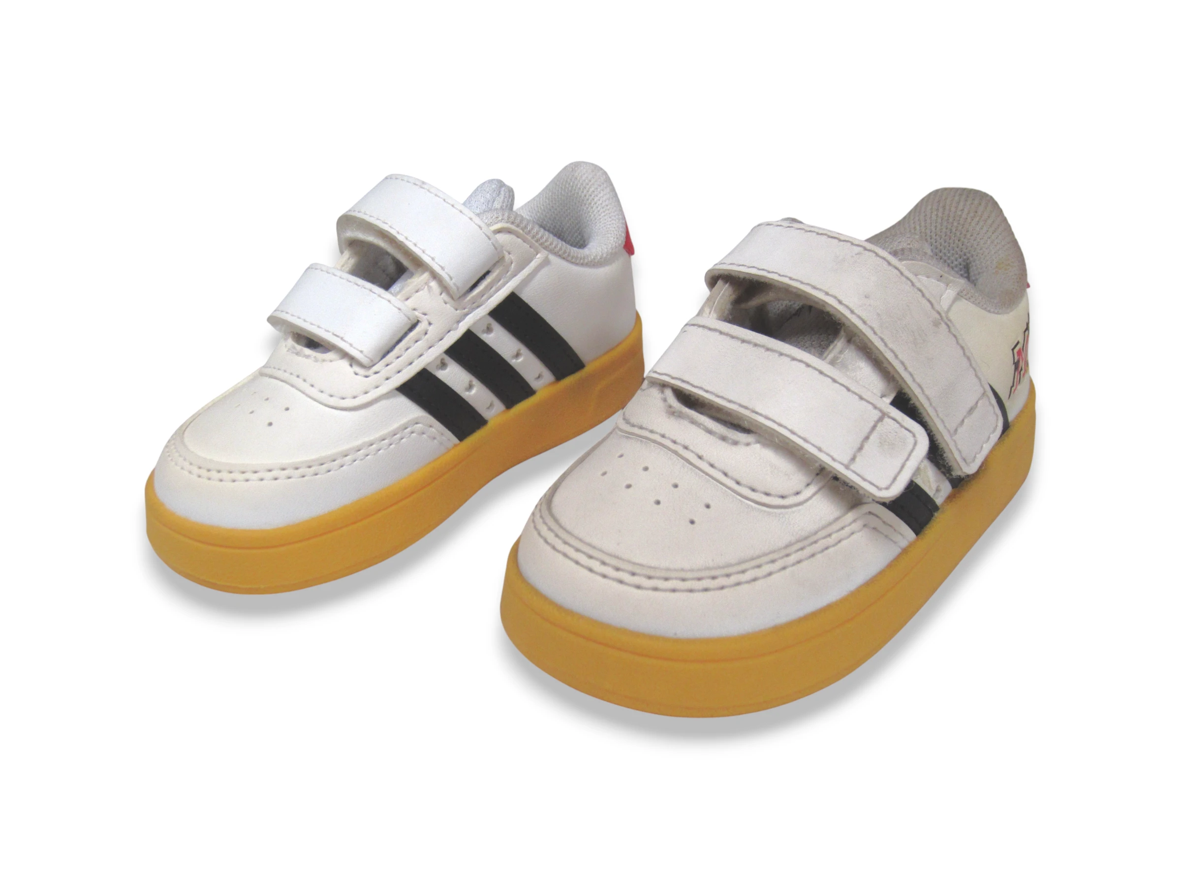 13 PARES TENIS Image 1
