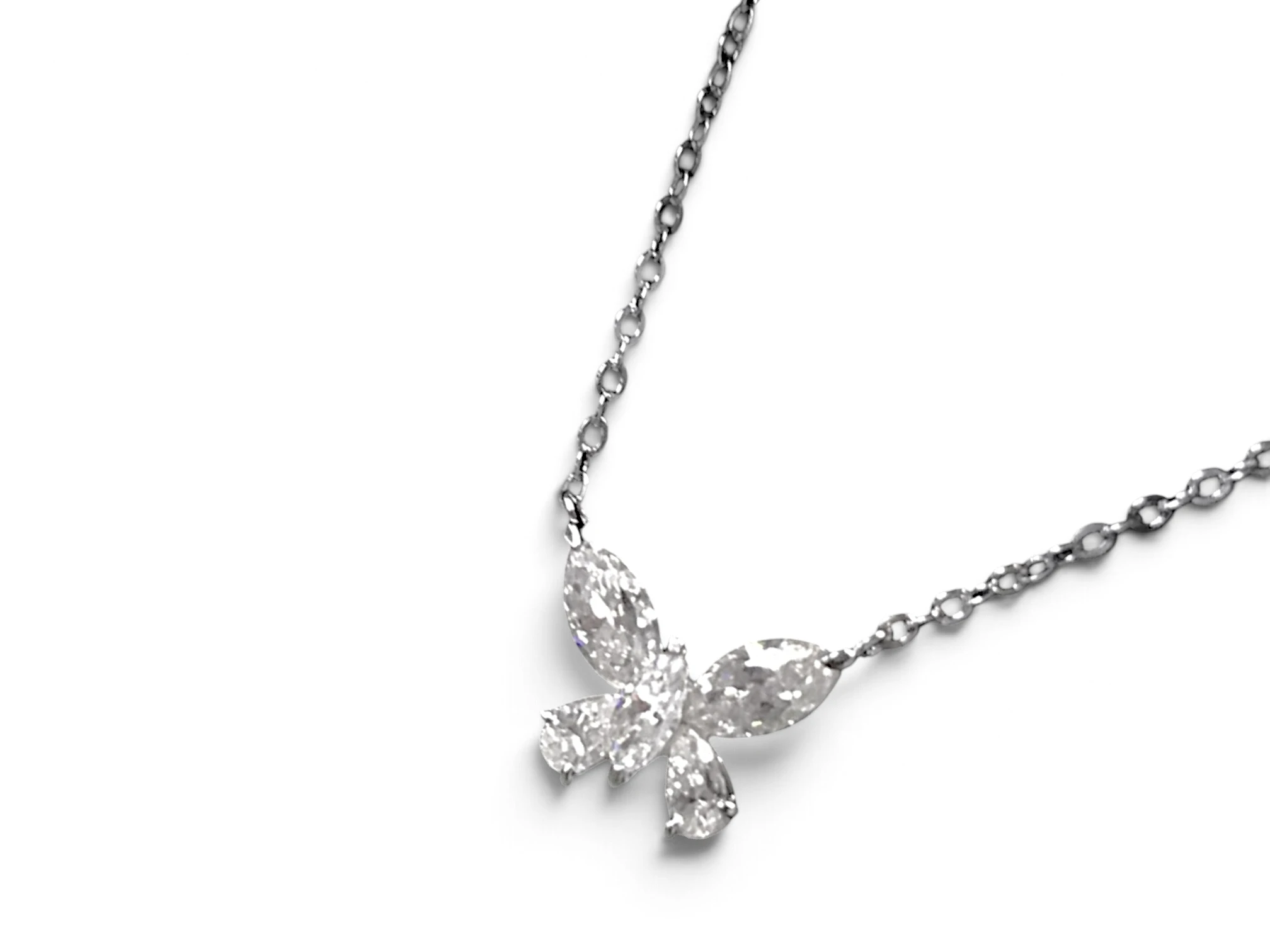 COLLAR CON COLGANTE EN FORMA DE MARIPOSA PLATA 925 MOISSANITA. 3.16 gr. — imagen 2