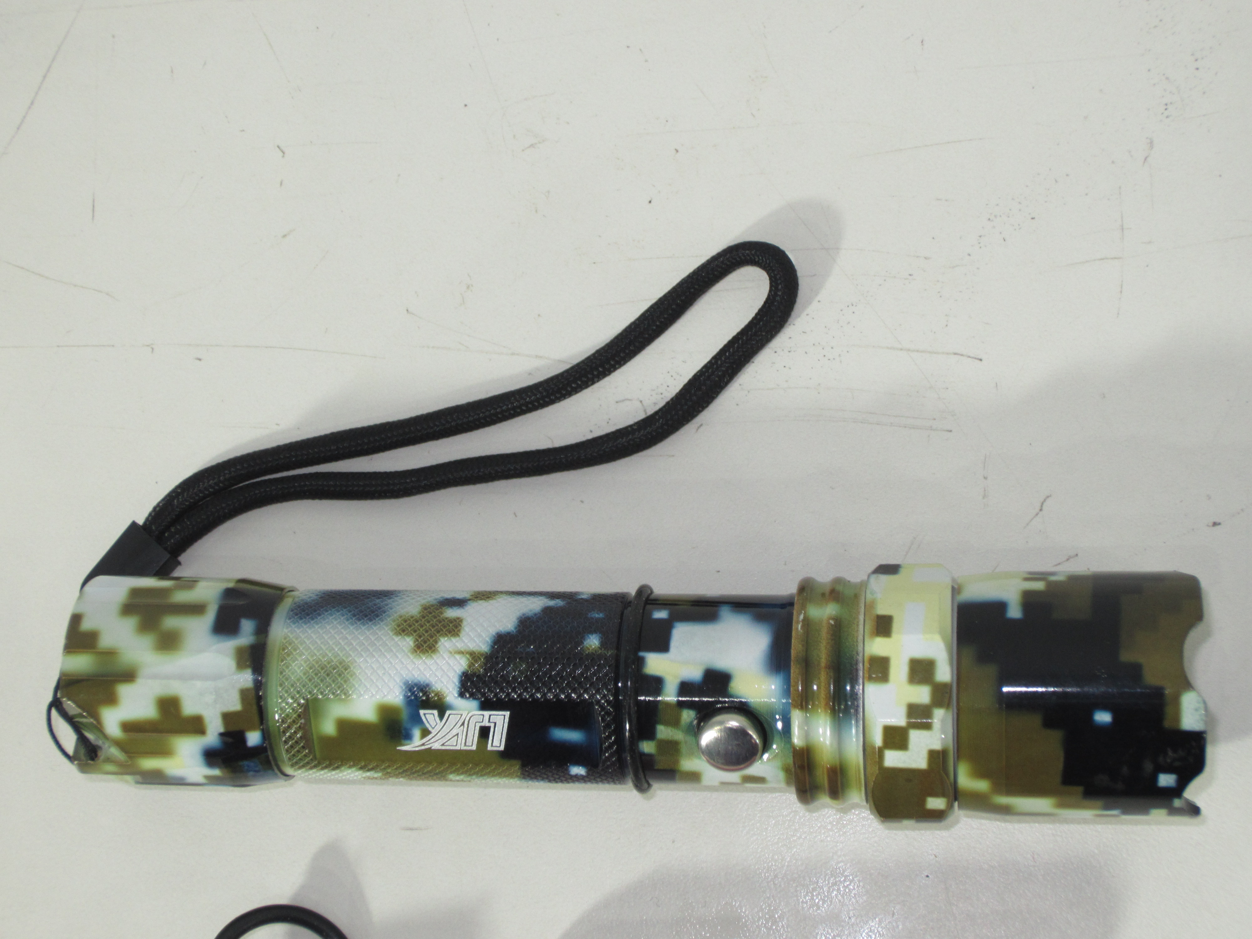 LOTE DE LINTERNAS LED TACTICAS RECARGABLES - IDEAL PARA SEGURIDAD Y EMERGENCIAS