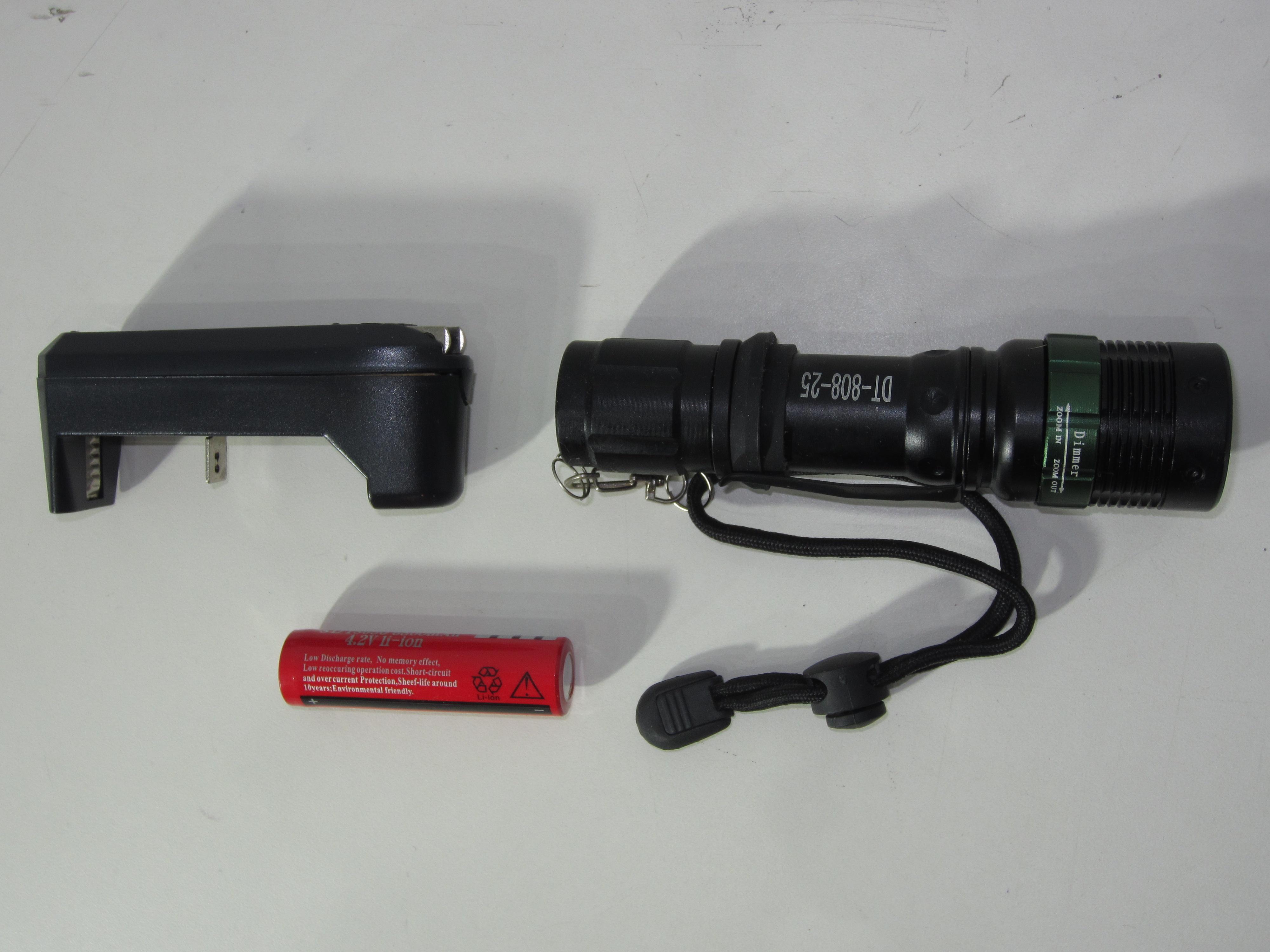 LOTE DE LINTERNAS LED TACTICAS RECARGABLES - IDEAL PARA SEGURIDAD Y EMERGENCIAS