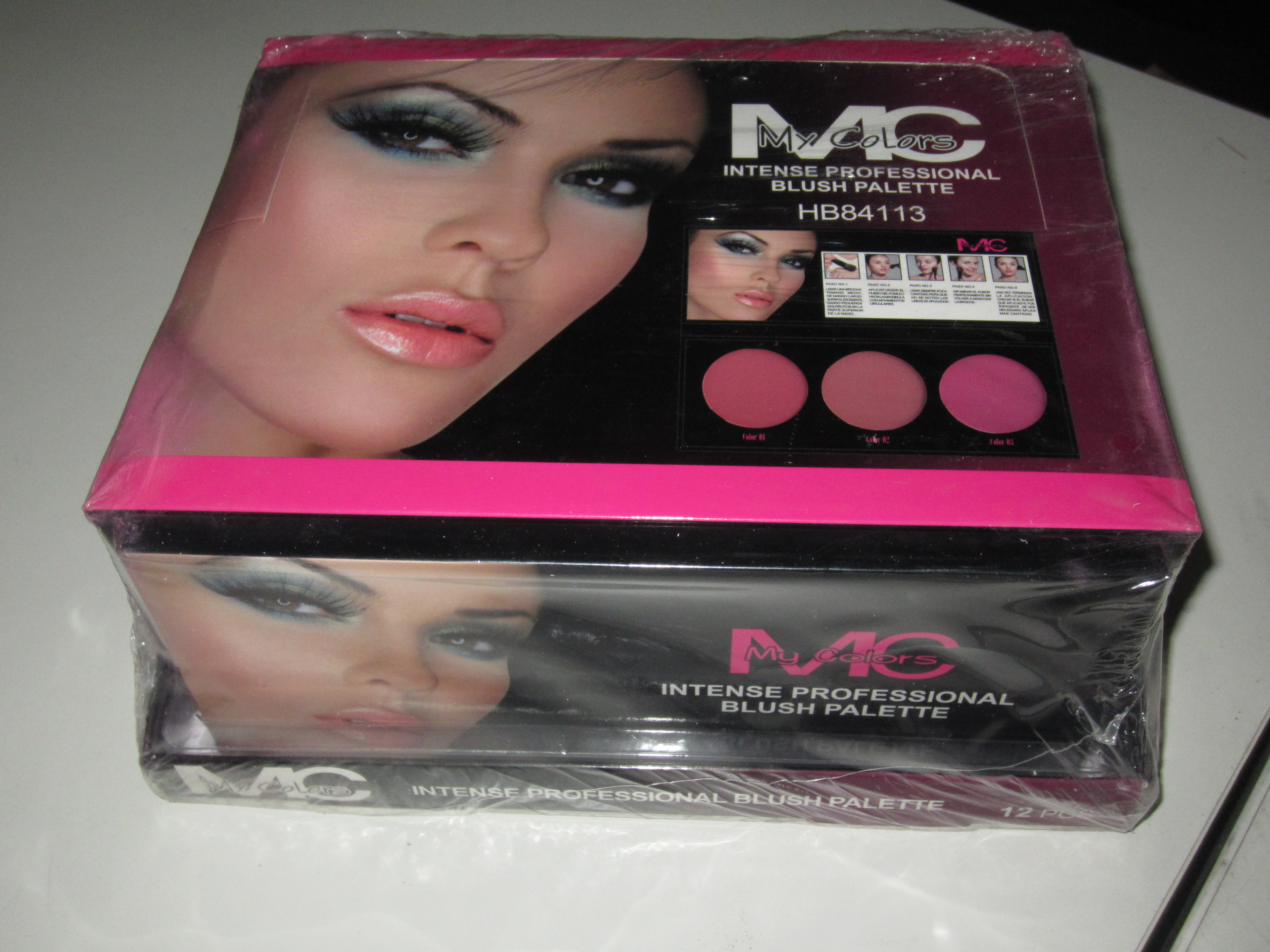 LOTE DE MAQUILLAJE CON VARIEDAD DE PRODUCTOS