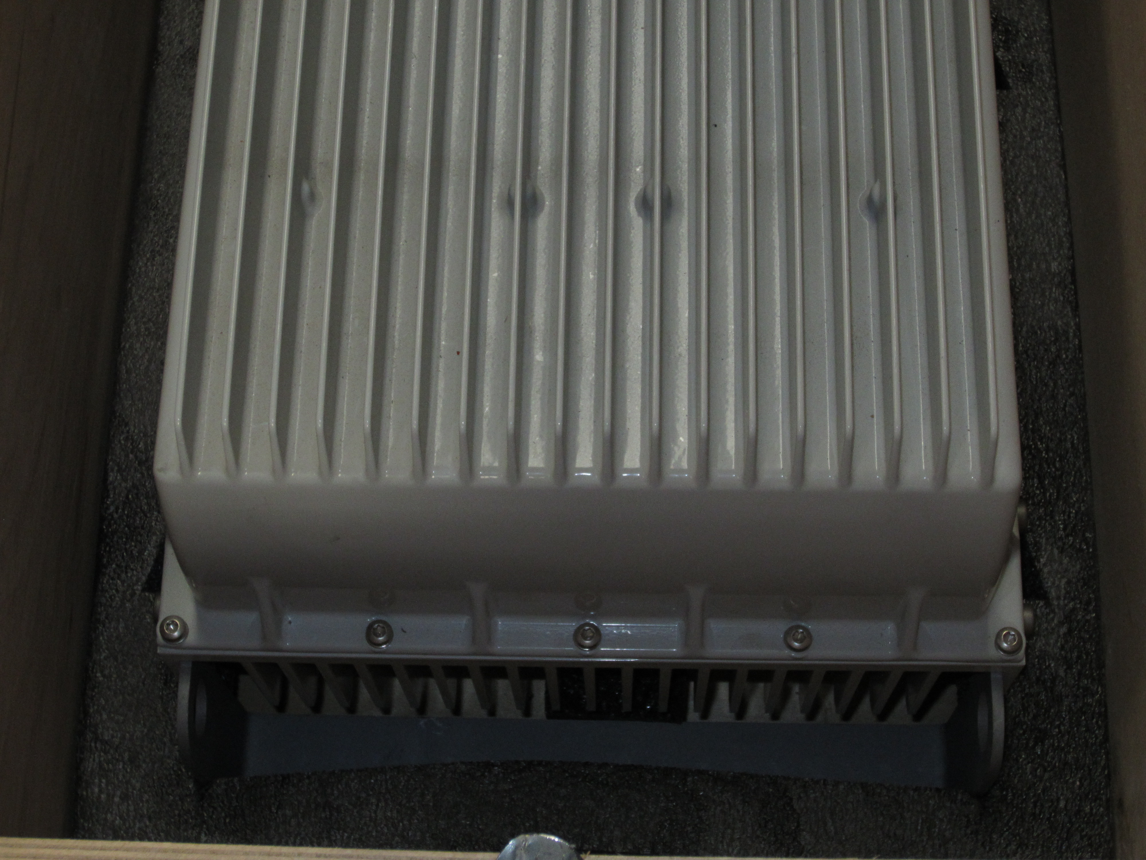 LOTE DE ANTENA PARABOLICA, MULTIMETRO DE MUESTREO Y UPS PARA EXTERIORES