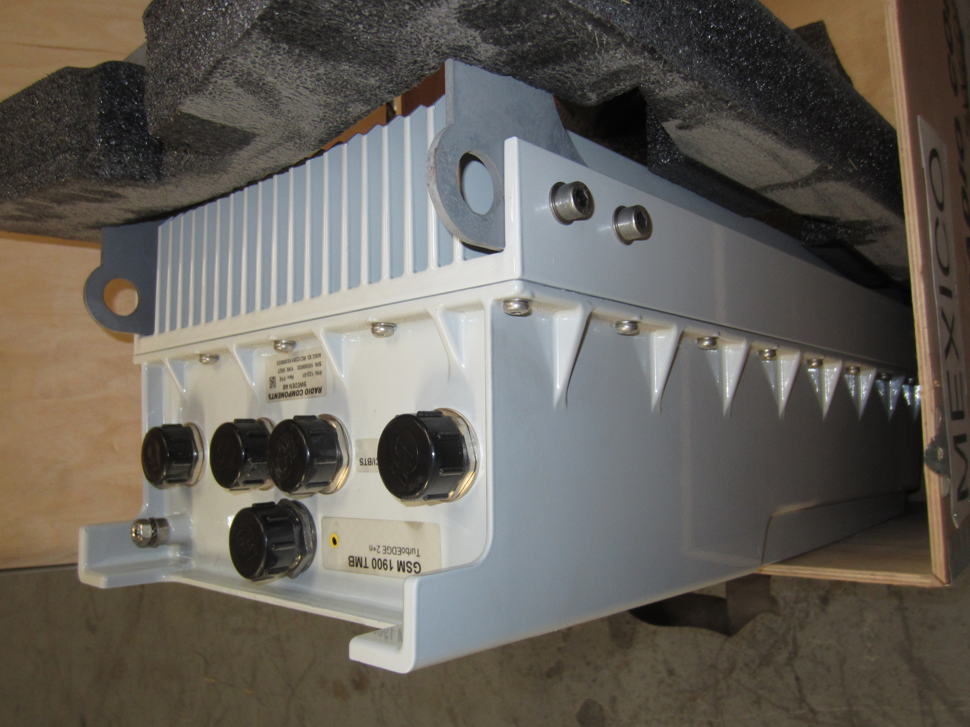 LOTE DE ANTENA PARABOLICA, MULTIMETRO DE MUESTREO Y UPS PARA EXTERIORES