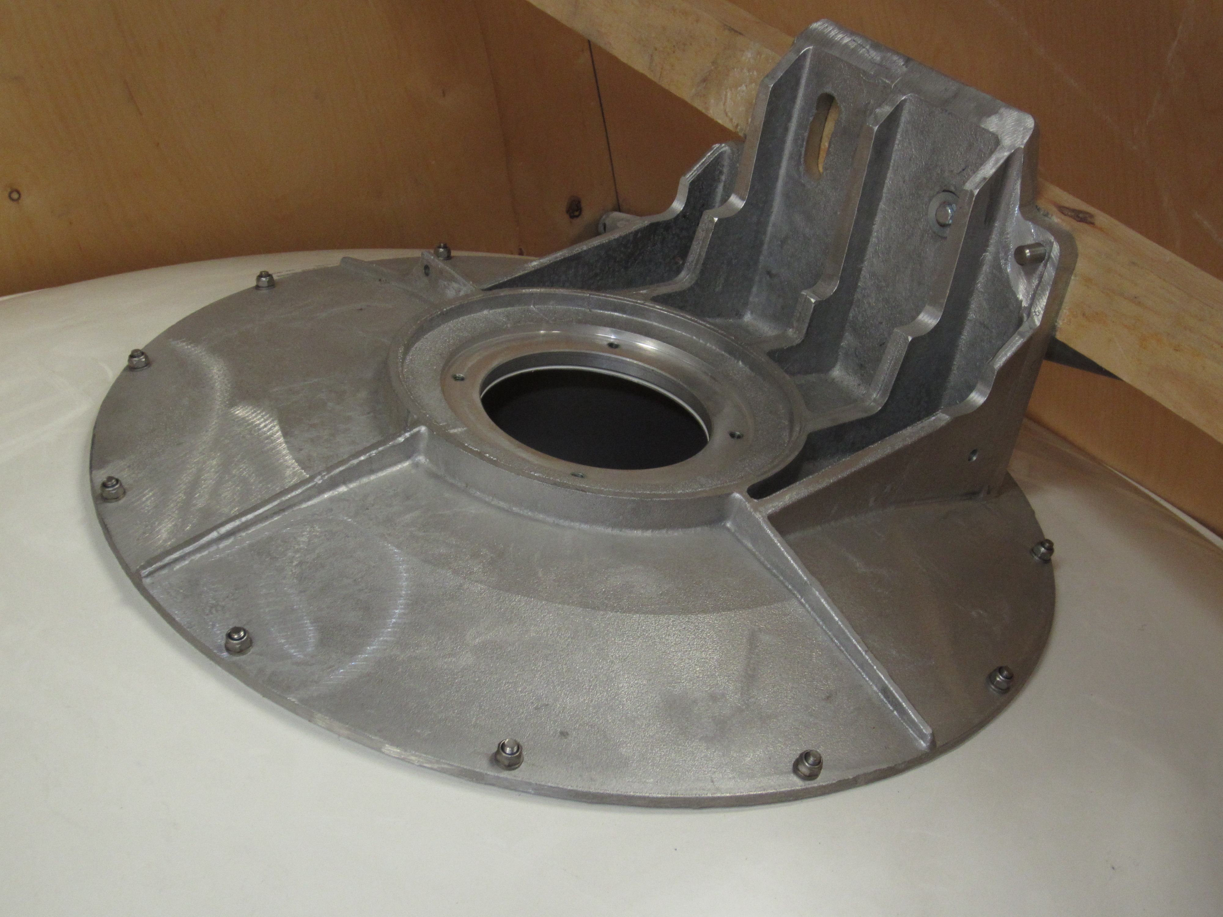 LOTE DE ANTENA PARABOLICA, MULTIMETRO DE MUESTREO Y UPS PARA EXTERIORES