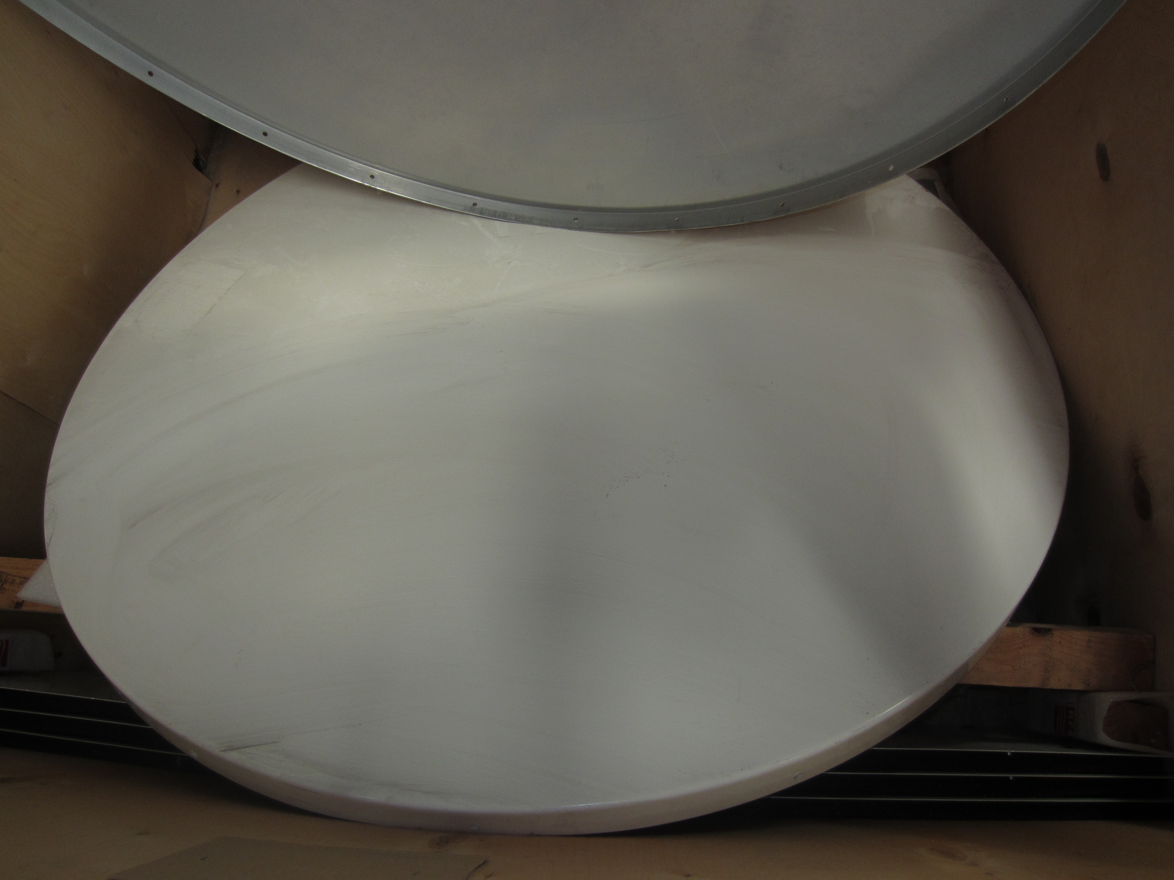 LOTE DE ANTENA PARABOLICA, MULTIMETRO DE MUESTREO Y UPS PARA EXTERIORES