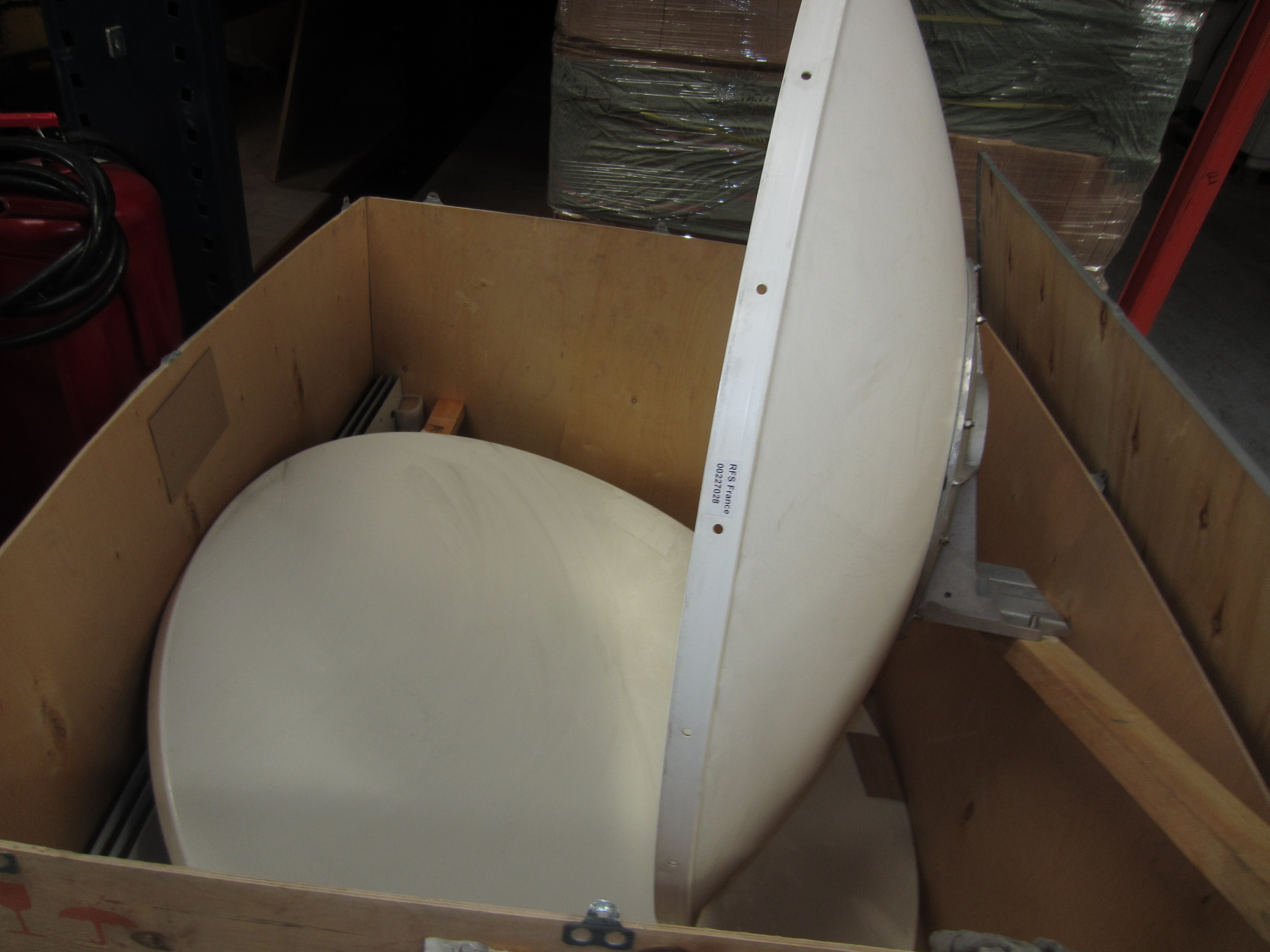 LOTE DE ANTENA PARABOLICA, MULTIMETRO DE MUESTREO Y UPS PARA EXTERIORES