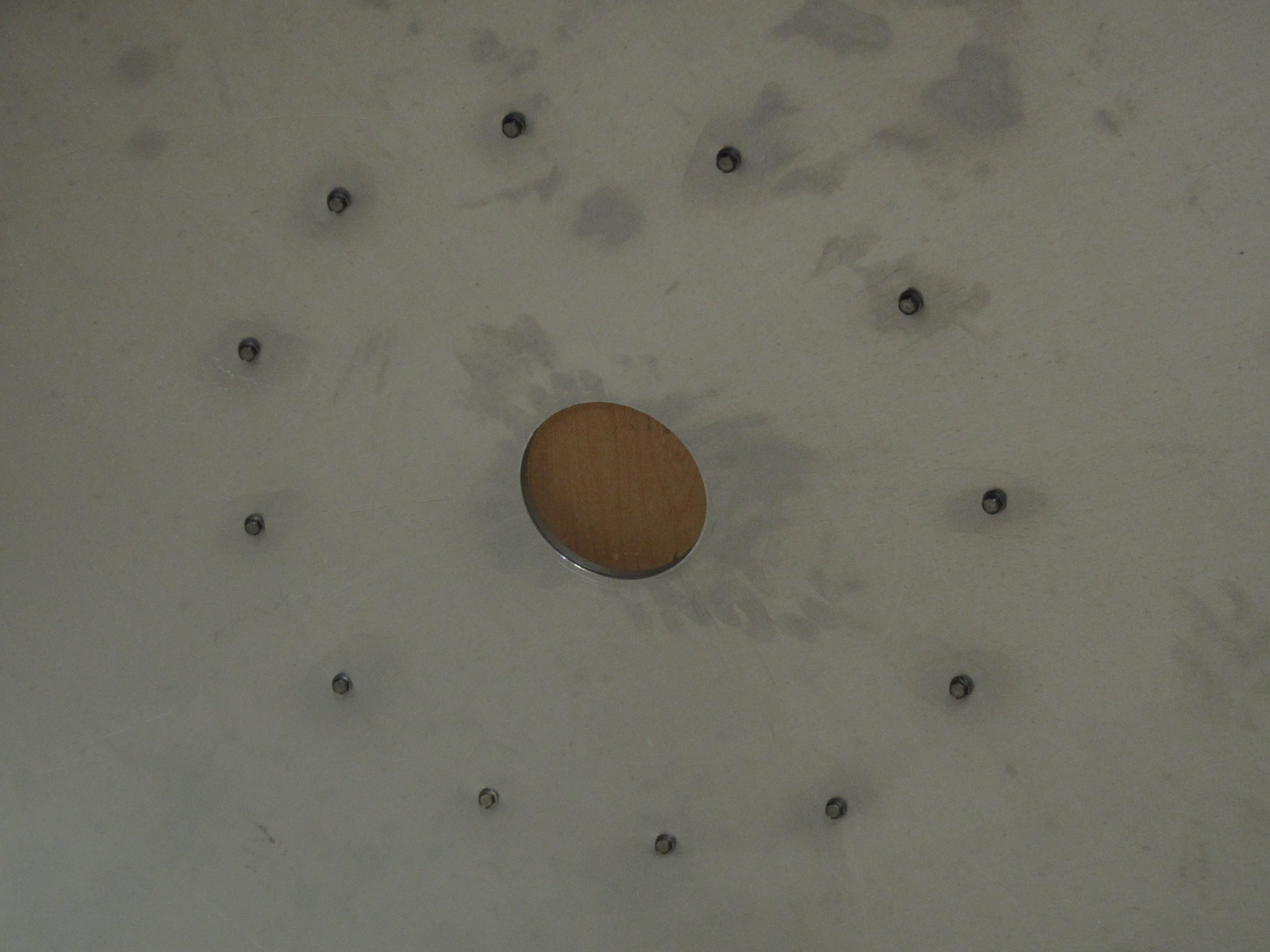 LOTE DE ANTENA PARABOLICA, MULTIMETRO DE MUESTREO Y UPS PARA EXTERIORES