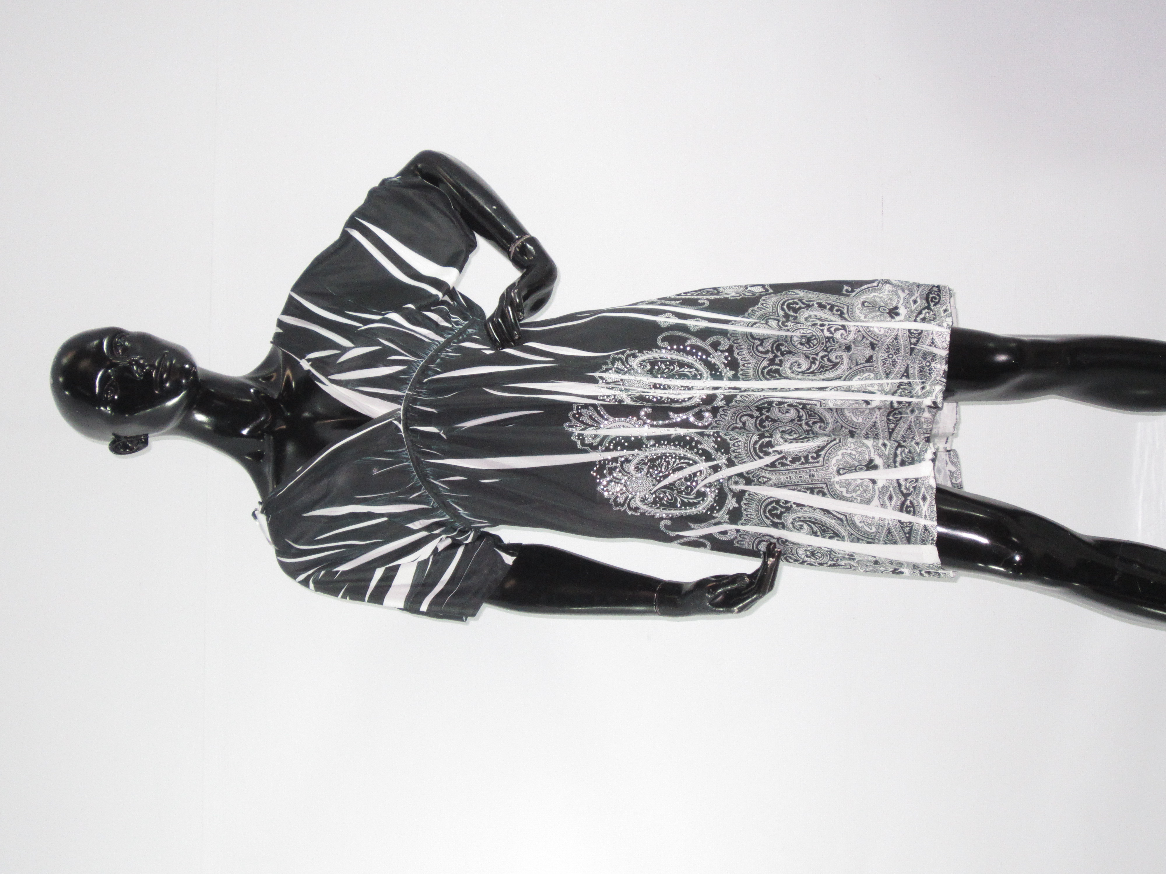 LOTE DE VESTIDOS DIVERSOS EN DIFERENTES ESTILOS Y COLORES #2