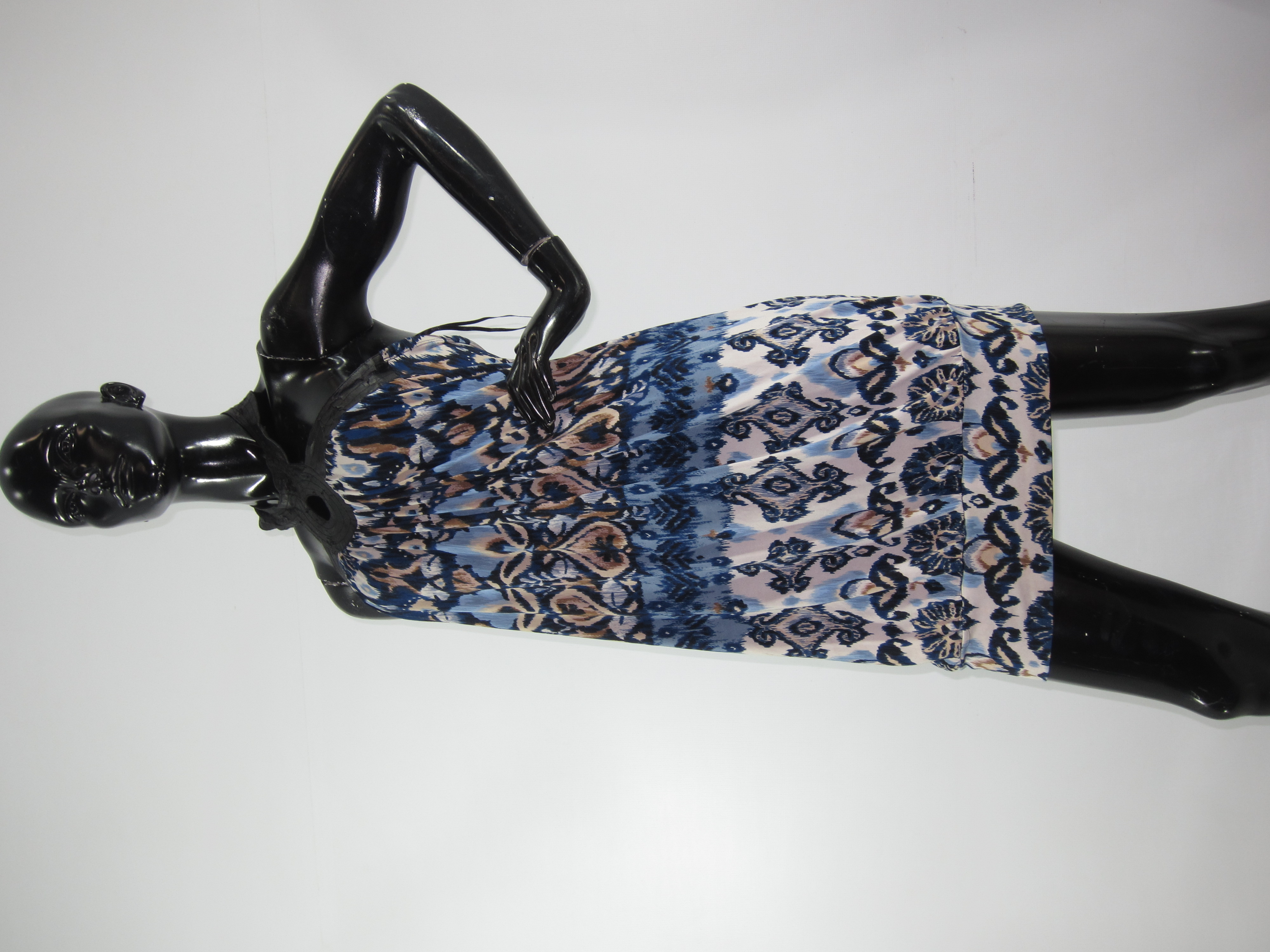 LOTE DE VESTIDOS DIVERSOS EN DIFERENTES ESTILOS Y COLORES #4